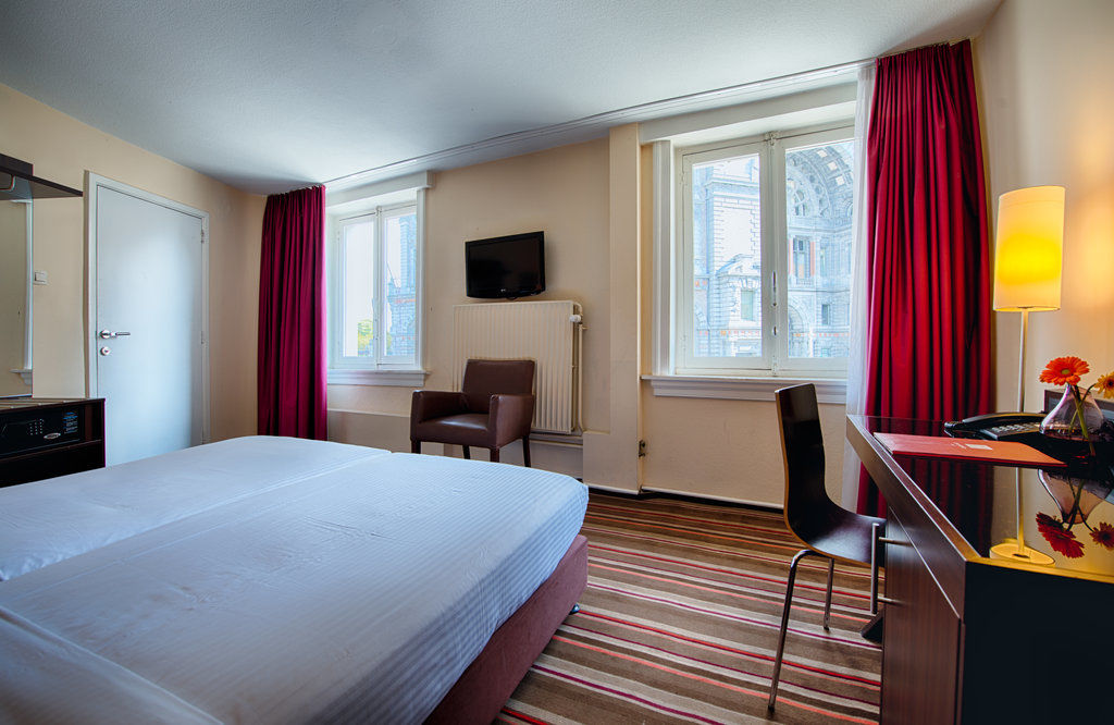 Leonardo Hotel Antwerpen Ngoại thất bức ảnh